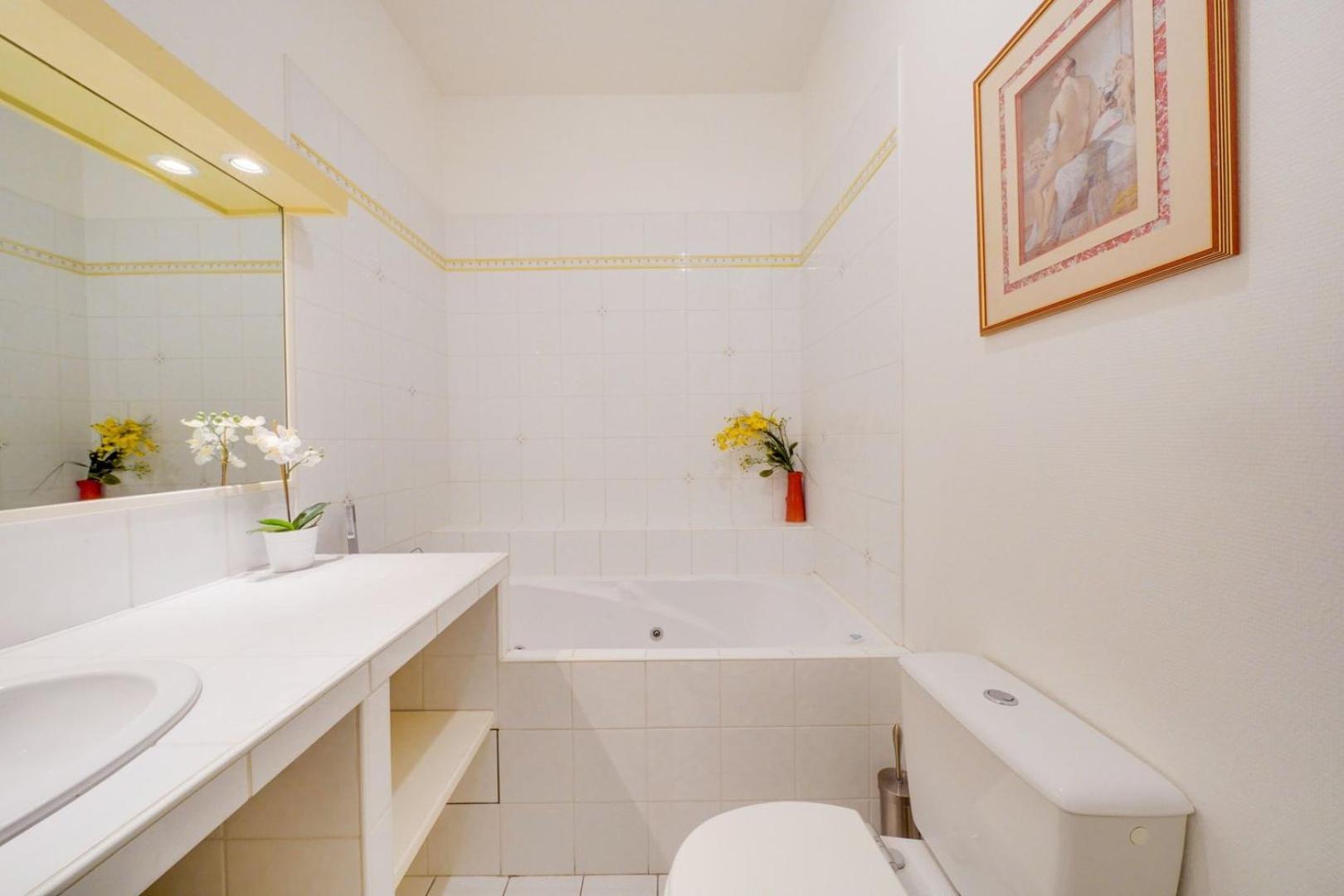 Lovely Apartment With Exceptional Terrace Бордо Екстер'єр фото